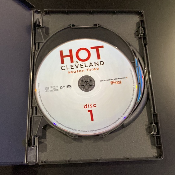 Hot in Cleveland - The Complete Third Season - Picture 3 of 7